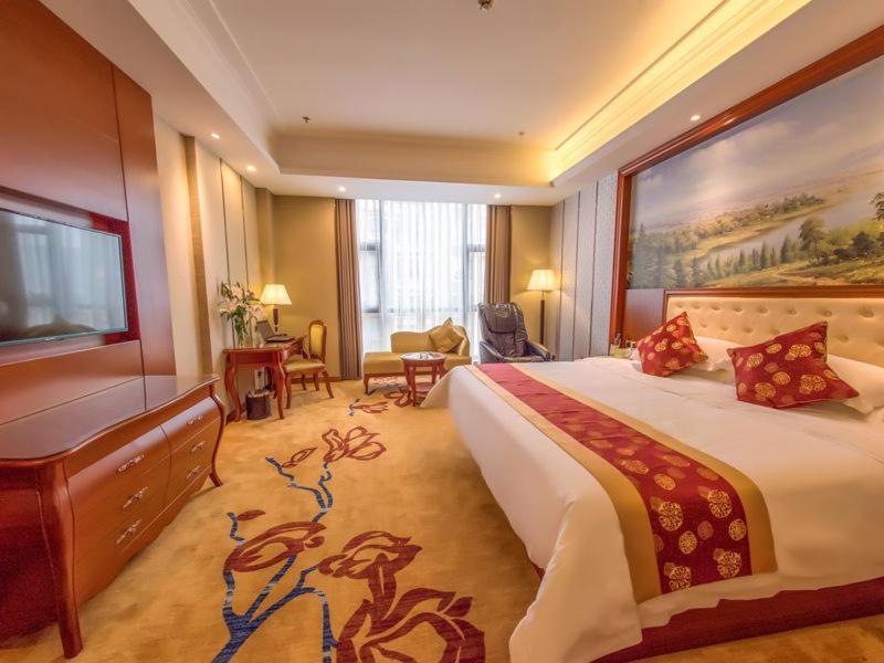 Vienna International Hotel Guangxi Duan Du'an Bagian luar foto