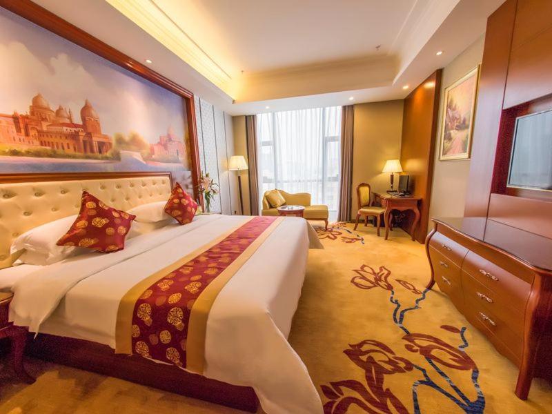 Vienna International Hotel Guangxi Duan Du'an Bagian luar foto
